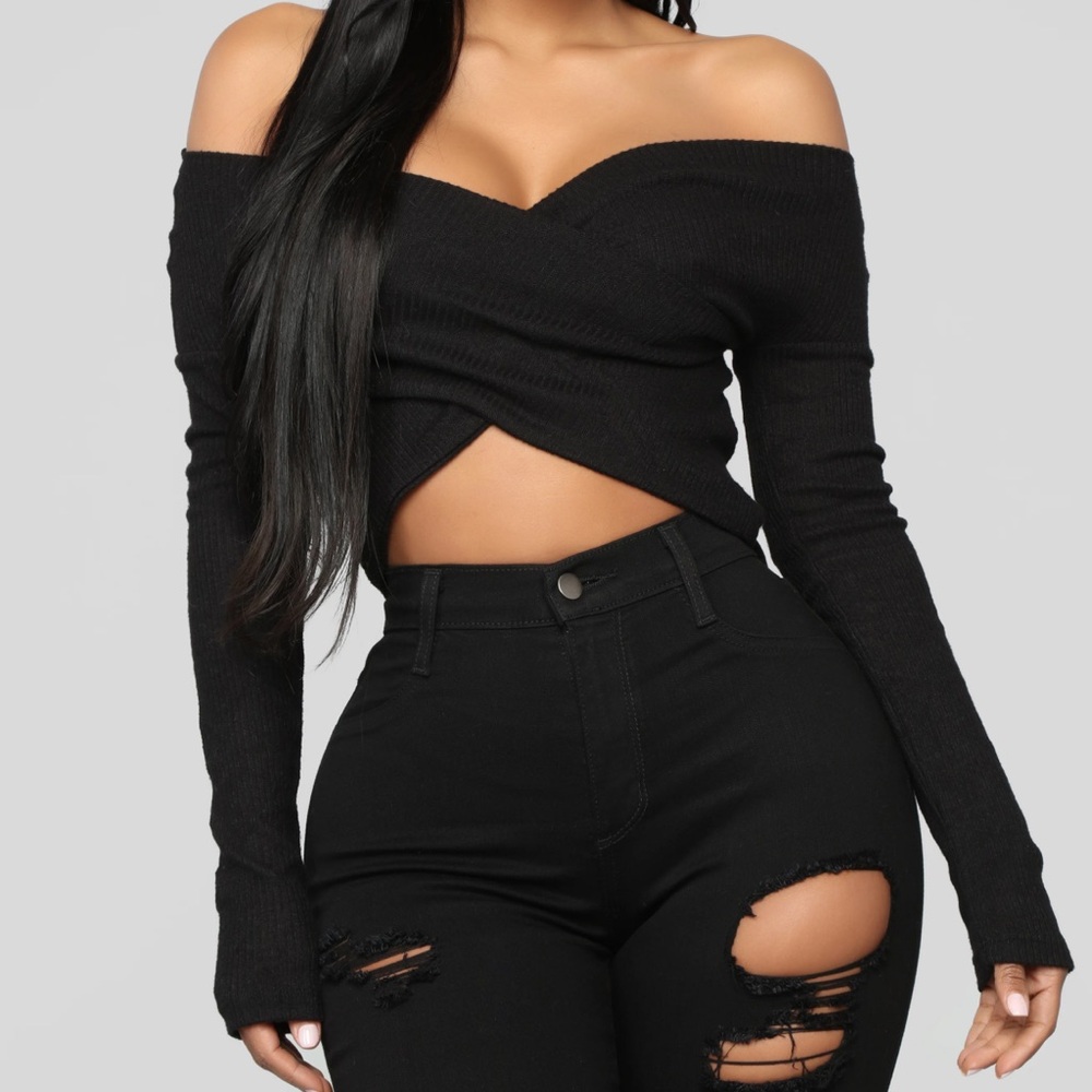 Fashion Nova In The Middle Crop Top